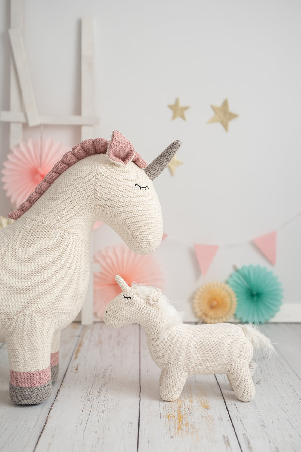 Lámina infantil familia unicornios blanco