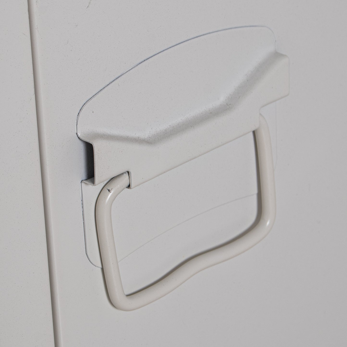 MUEBLE TV METAL C/3 PUERTAS BL ANCO+91168: REQUIERE MONTAJE