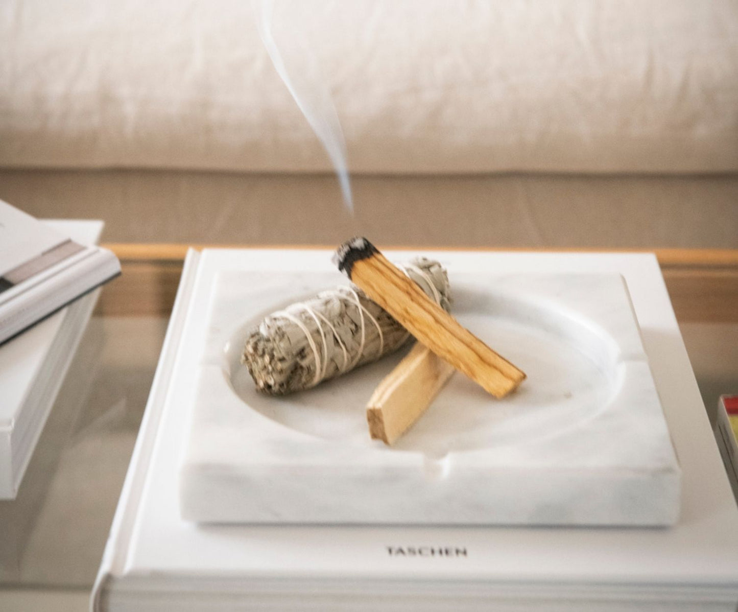 CENICERO MÁRMOL 20X20X2:5 CM