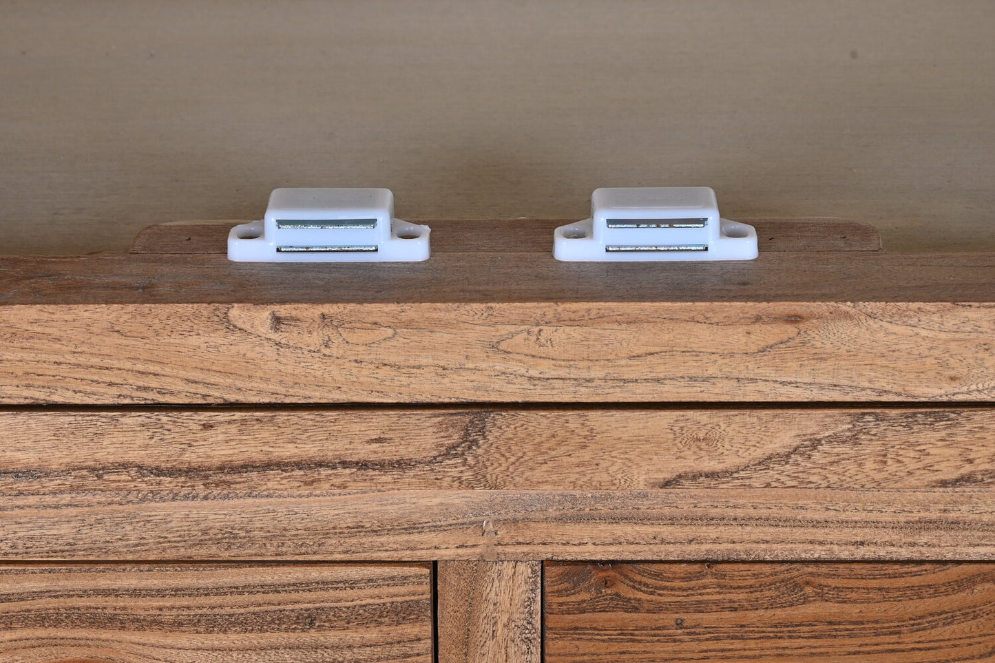 VITRINA MADERA RECICLADA OLMO 100X45X220 93:00