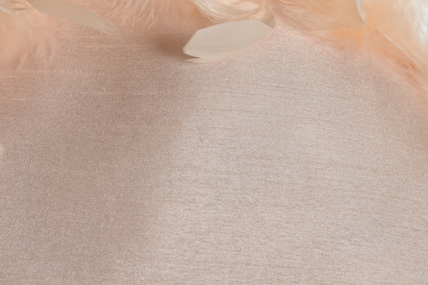 COJIN POLIESTER 40X10X40 280 GR: PLUMAS ROSA