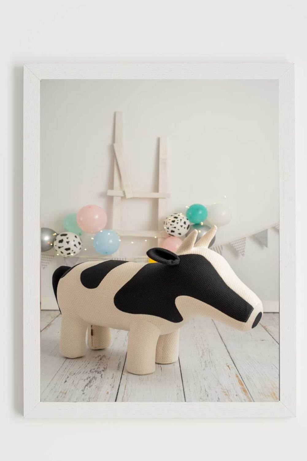 Cuadro infantil vaca blanca y negra