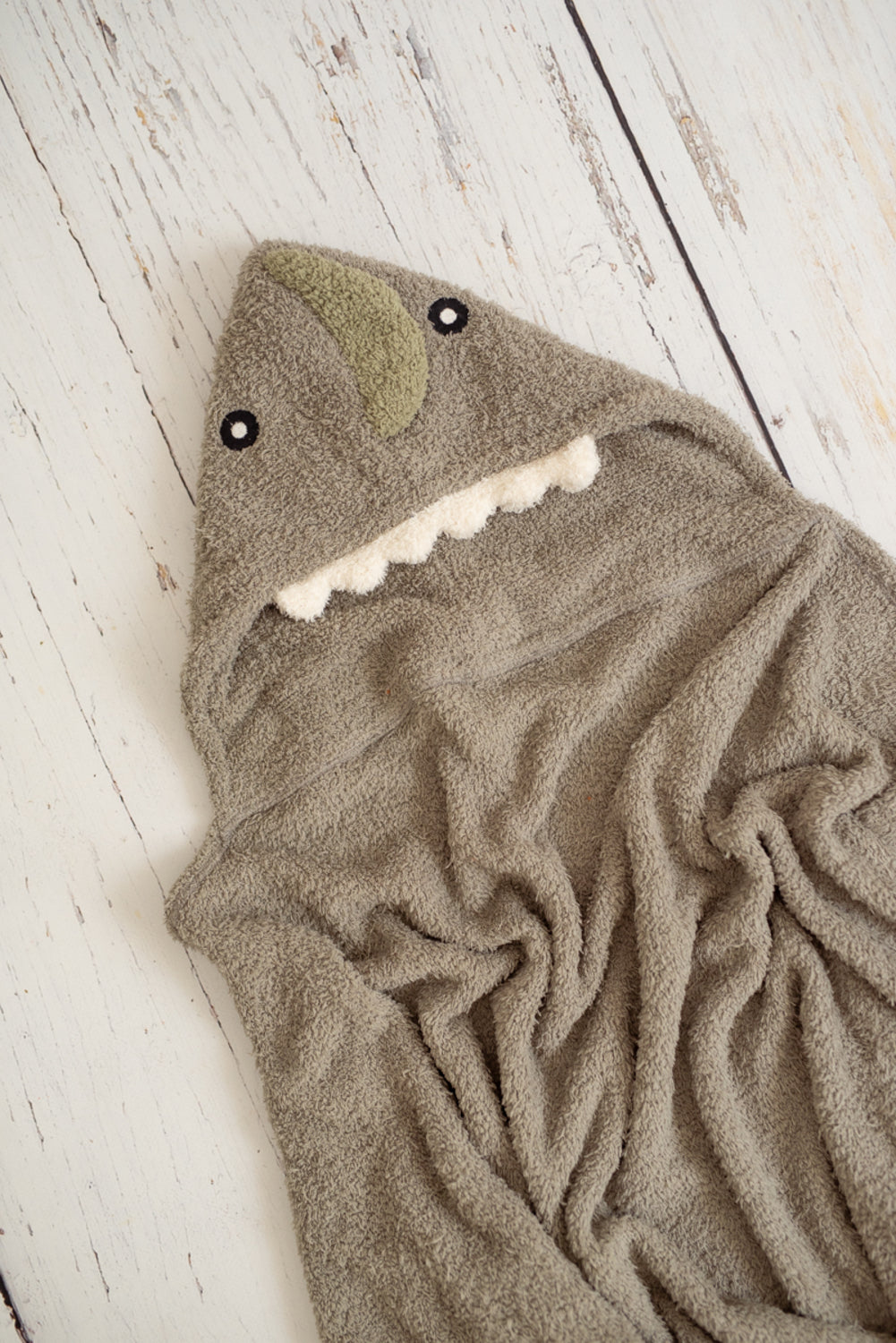 Toalla baño infantil dinsaurio gris
