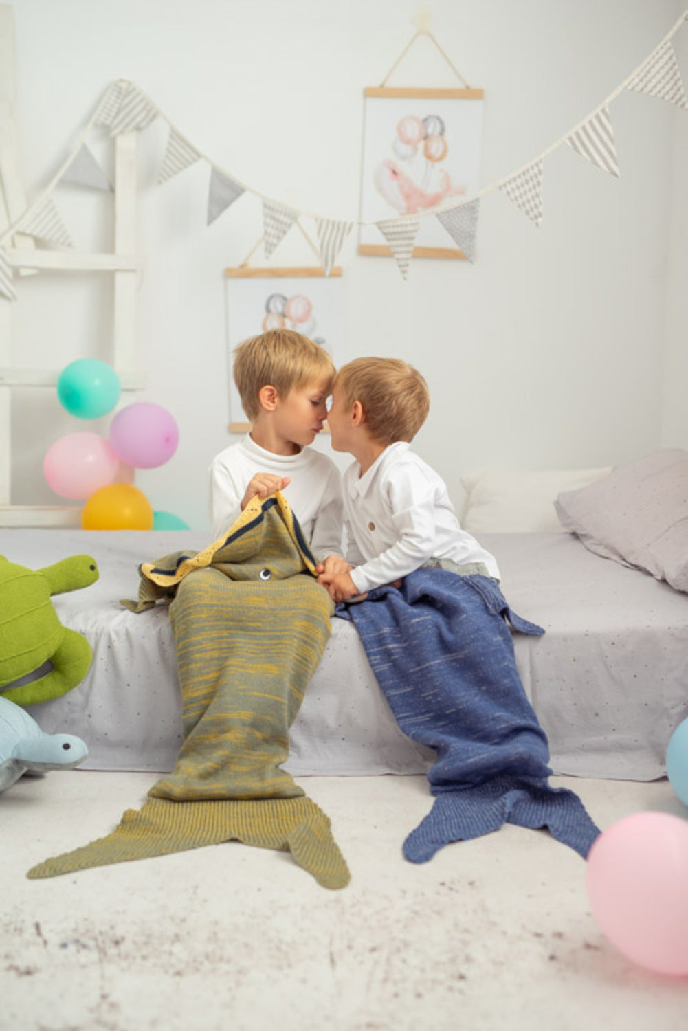 Manta infantil cola de Tiburon gris Talla S