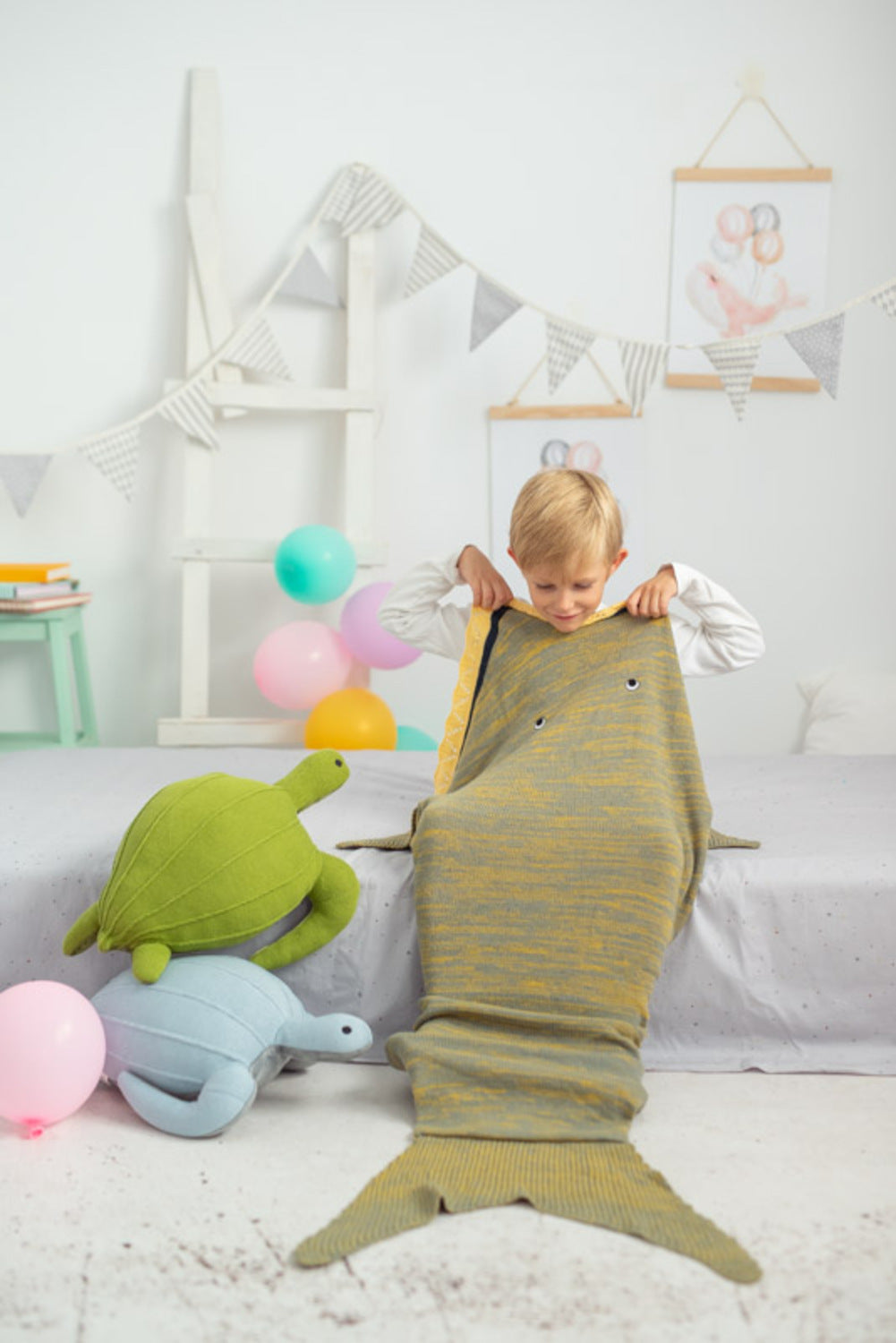 Manta infantil cola de Tiburon gris Talla M