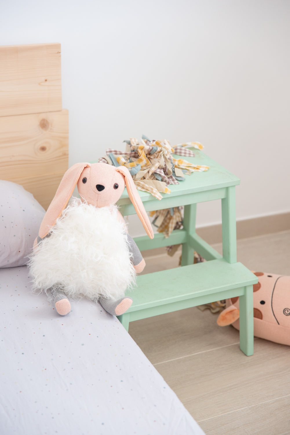 Cojin infantil conejo rosa y blanco