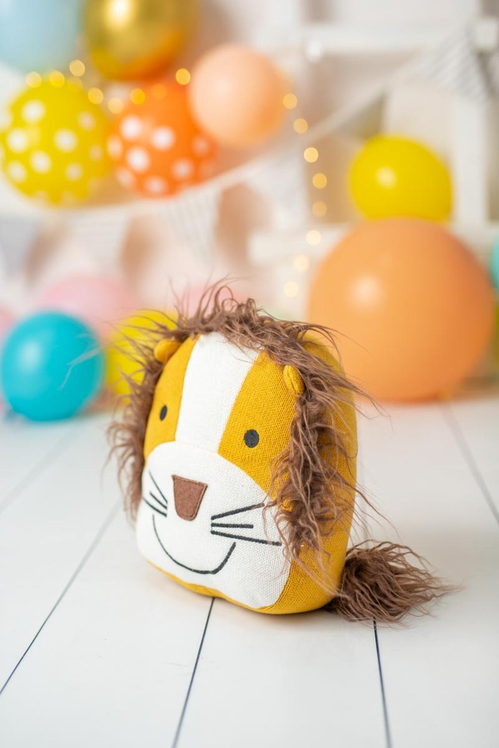 Cojin infantil leon marro y naranja