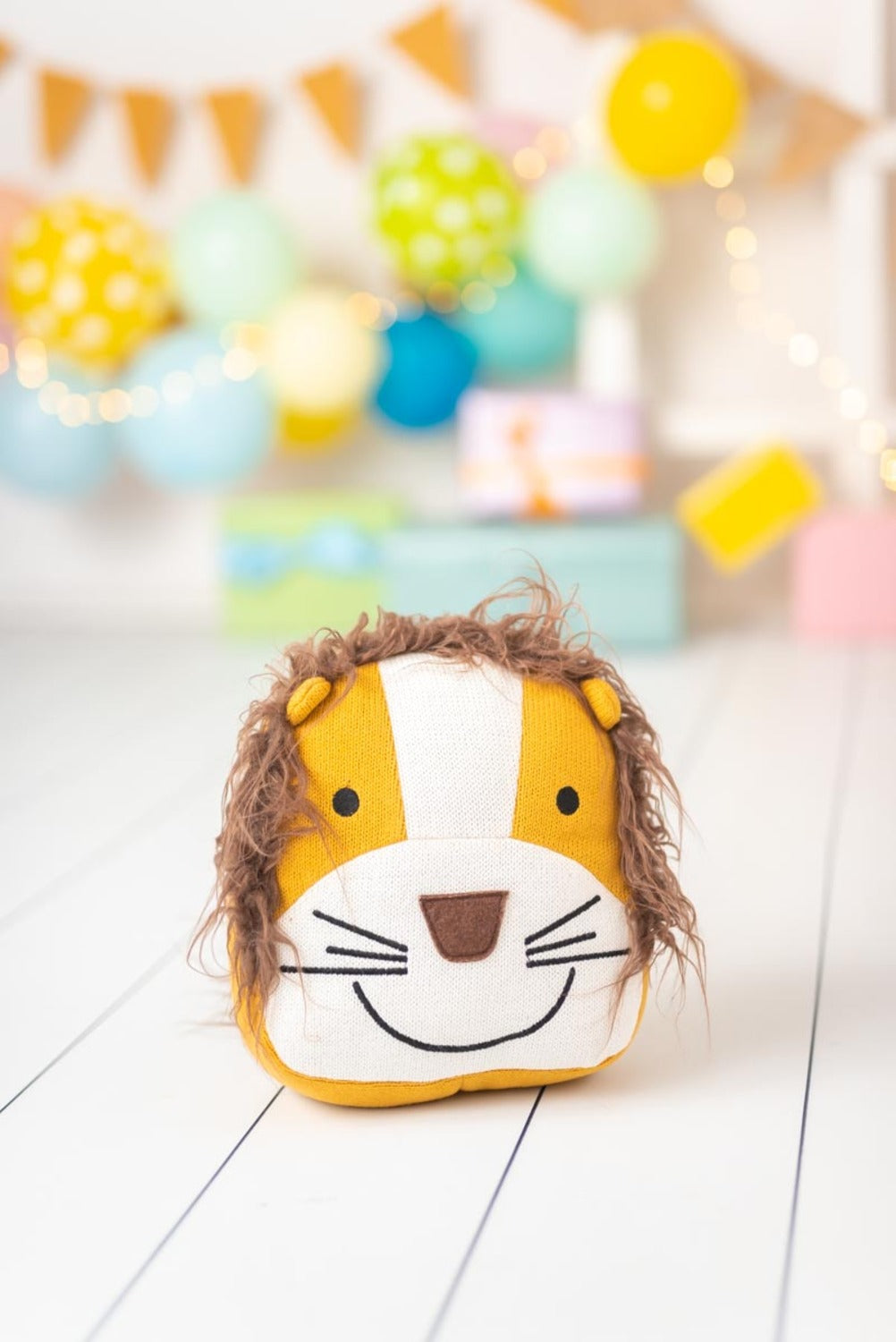 Cojin infantil leon marro y naranja