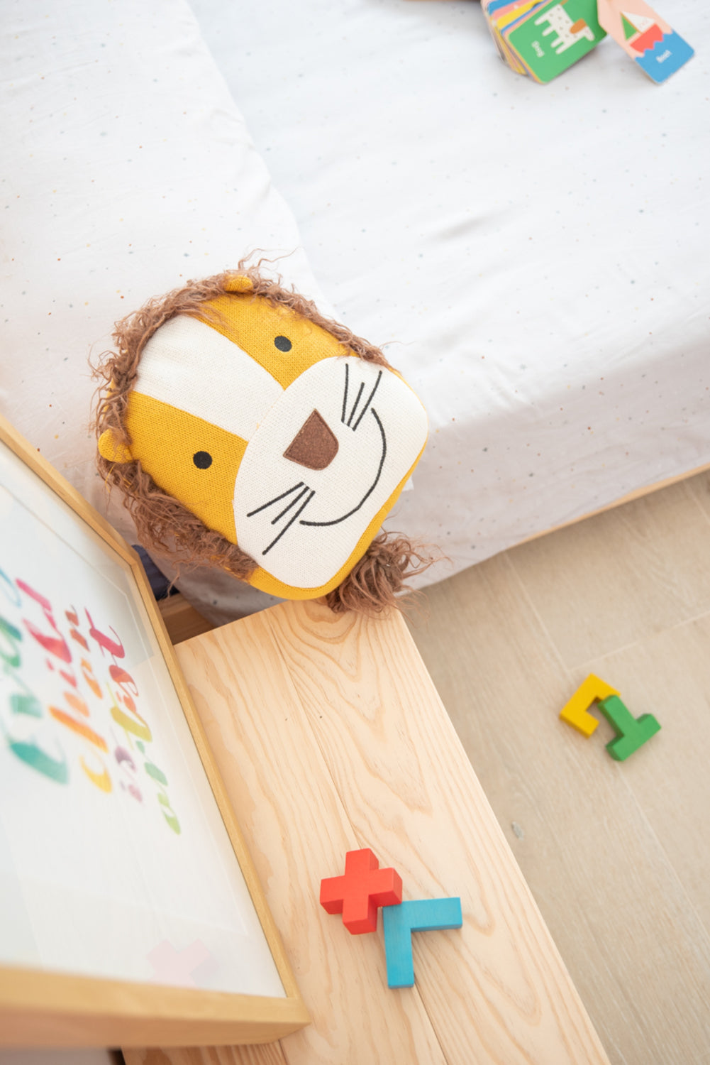 Cojin infantil leon marro y naranja