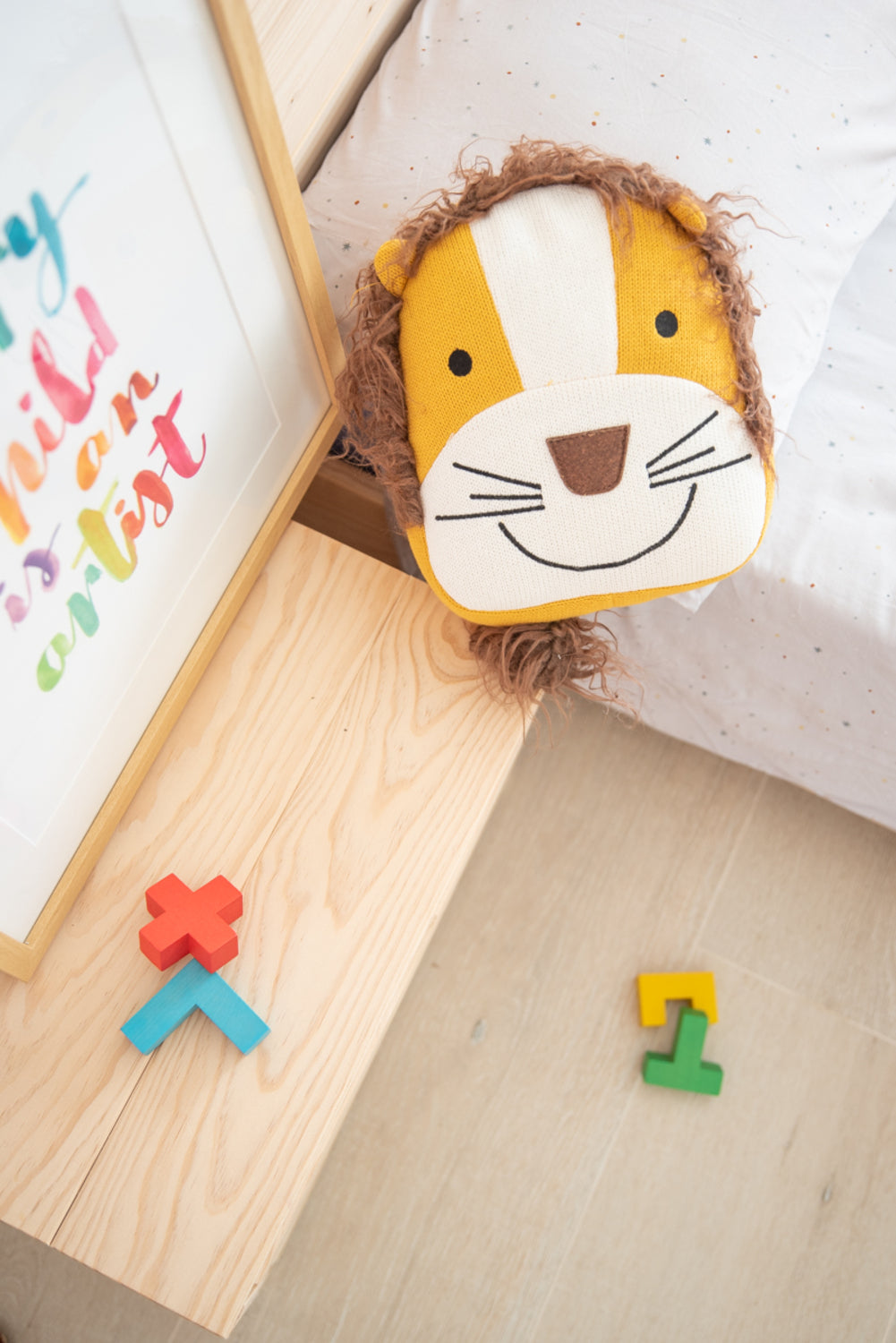 Cojin infantil leon marro y naranja