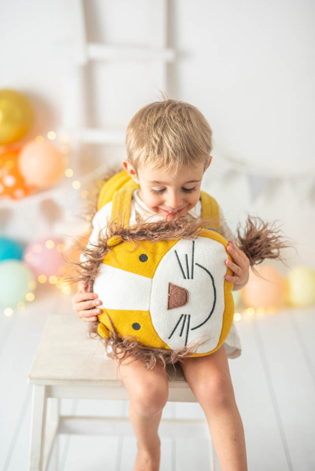 Cojin infantil leon marro y naranja