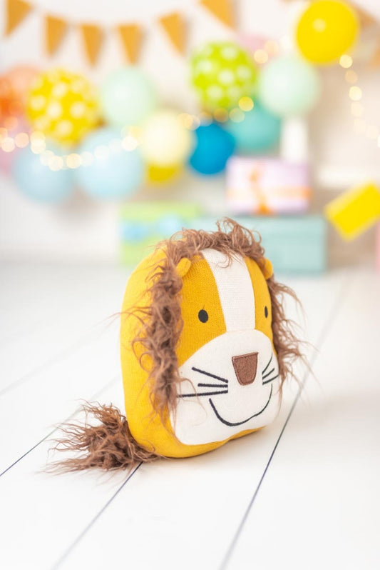 Cojin infantil leon marro y naranja