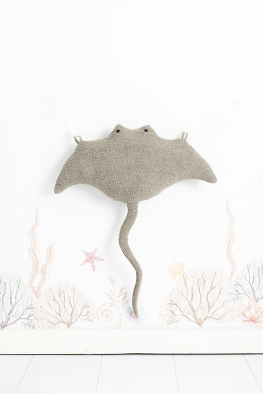 Peluche infantil de pared mantarraya gris