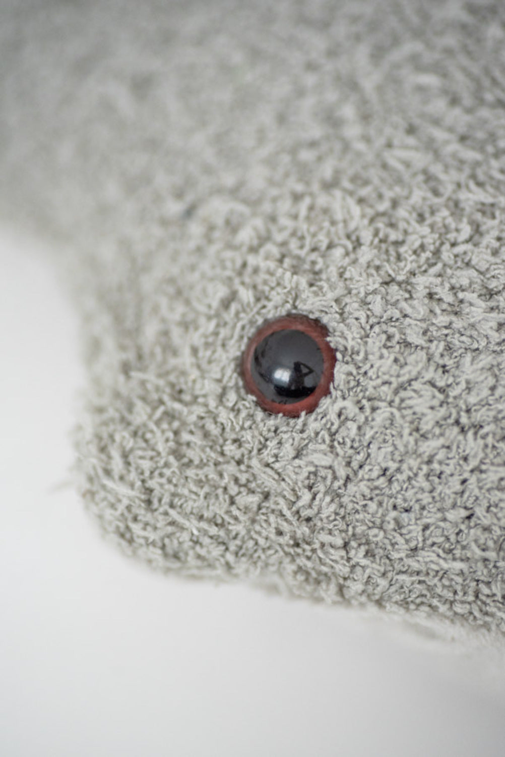 Peluche infantil de pared mantarraya gris