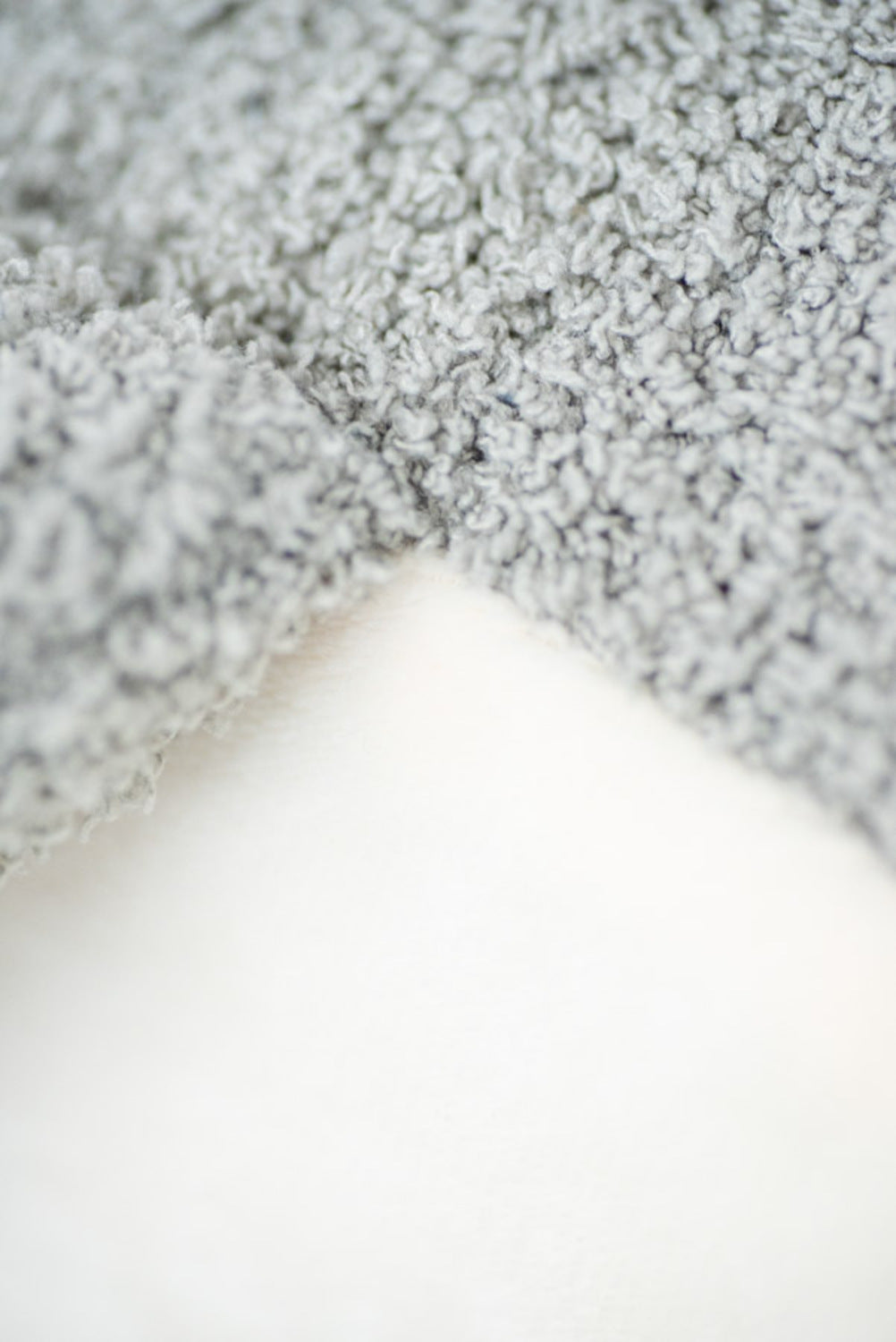 Peluche infantil de pared beluga gris