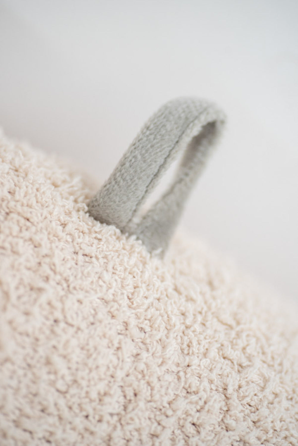 Peluche infantil de pared beluga beig