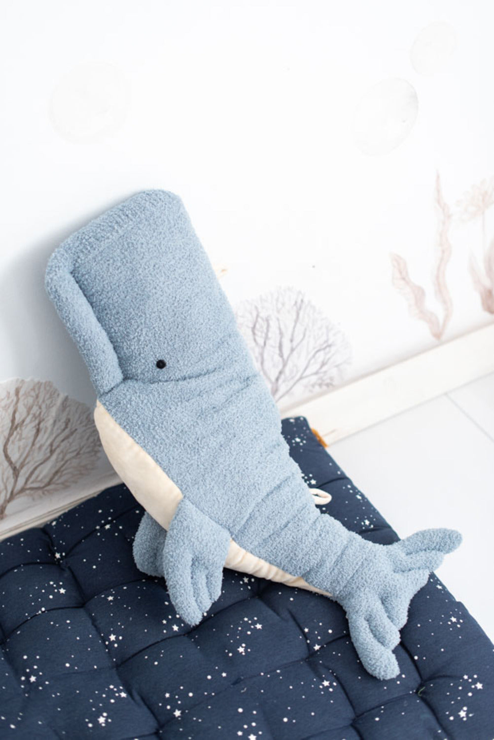 Peluche infantil de pared beluga azul claro