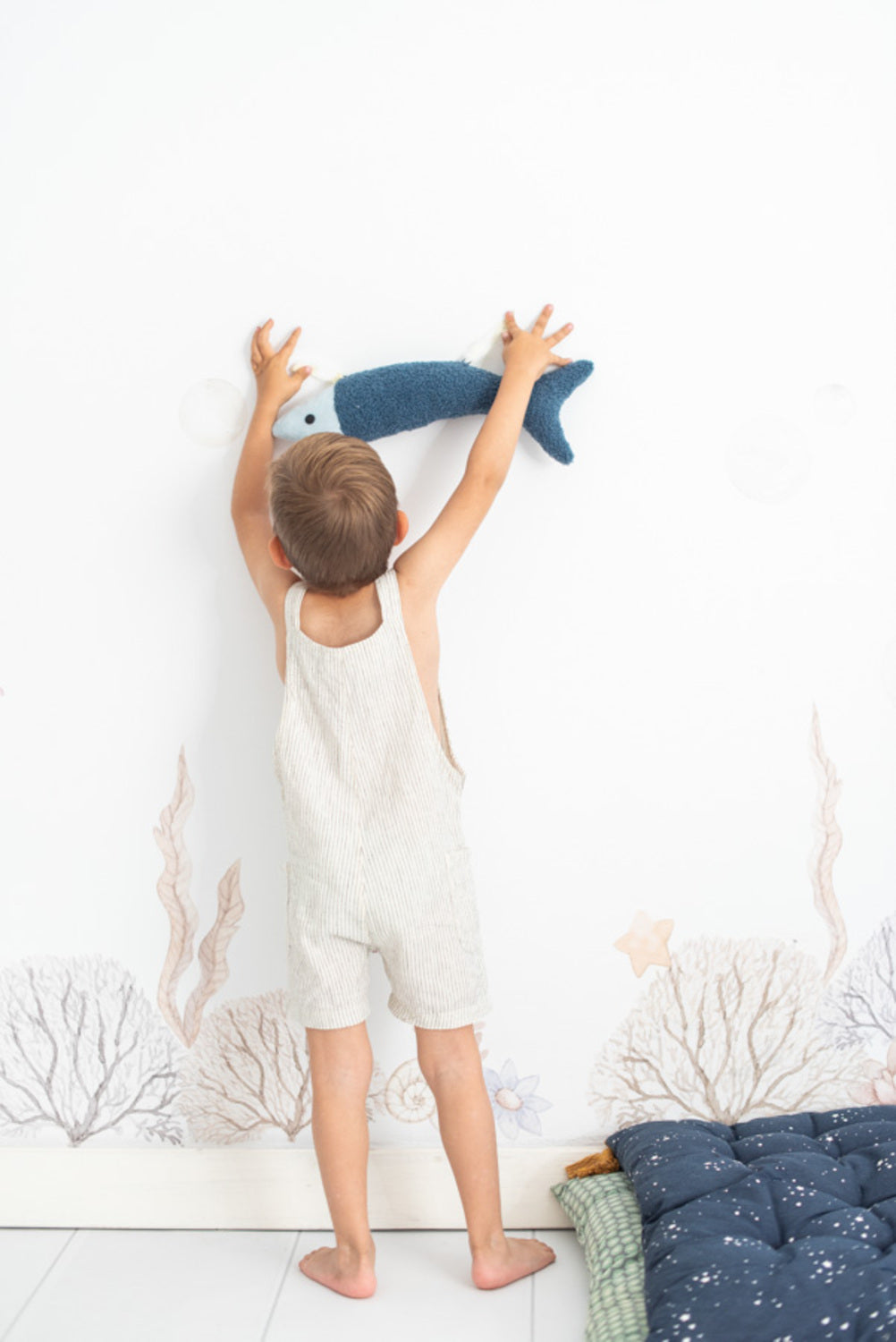 Set 2 peluches infantiles de pared formado por dos peces azul oscuro