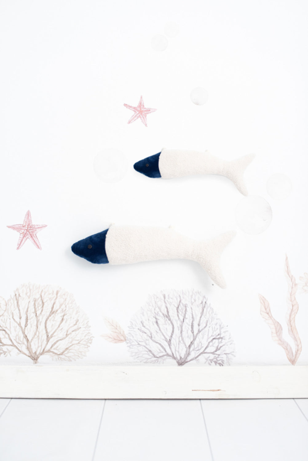 Set 2 peluches infantiles de pared formado por dos preces blancos