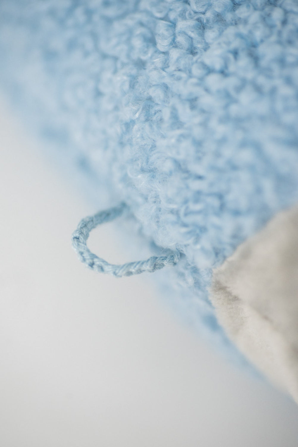 Set 2 peluches infantiles de pared formado por dos preces azul claro