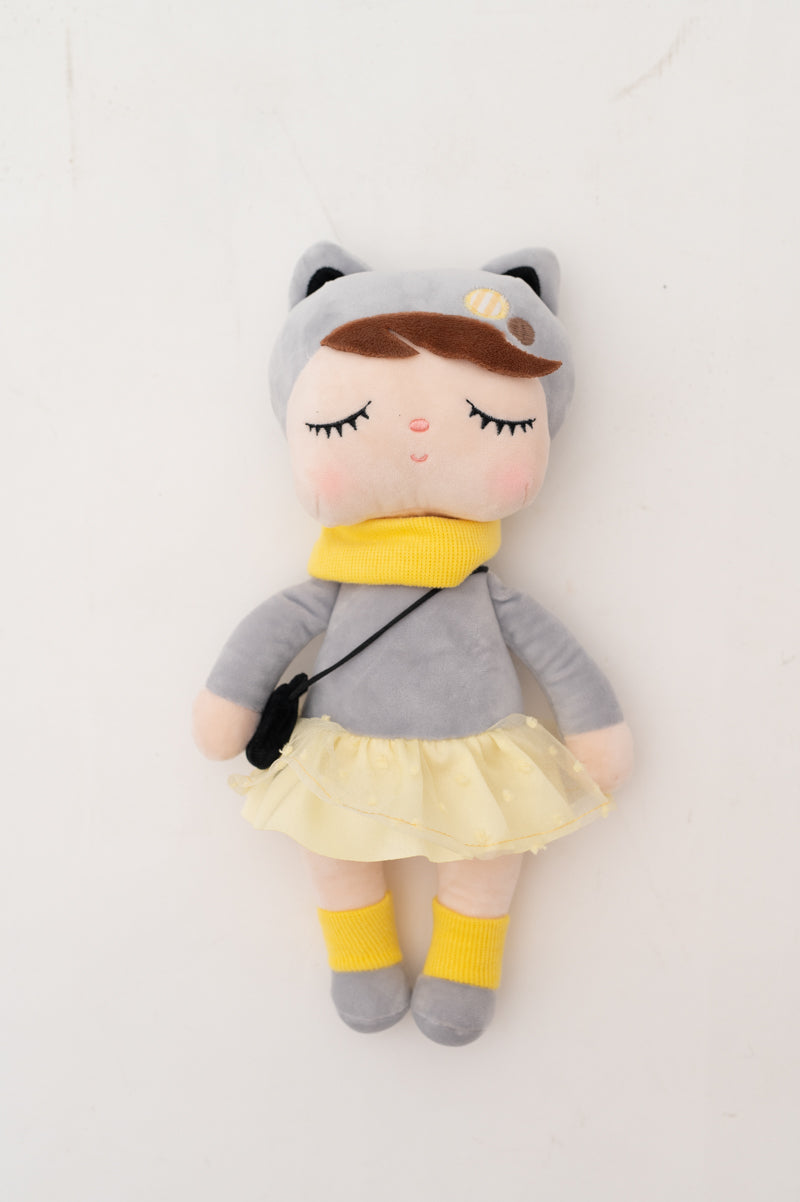 Muñeca infantil tela peluche gato gris y amarillo