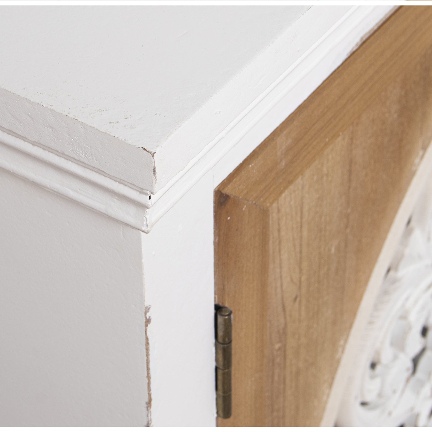 MUEBLE ENTRADA MADERA C/2 PUER TAS TALLADAS NATURAL/BLANCO