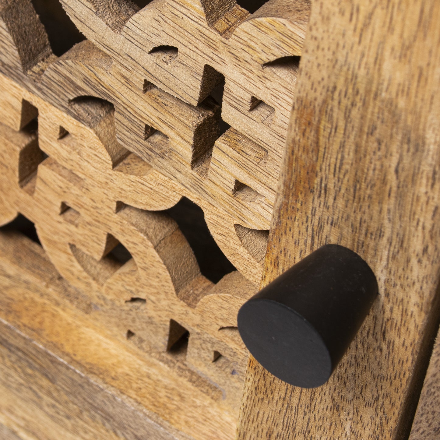 MUEBLE TV MADERA DE MANGO C/PU ERTA Y 3 CAJONES