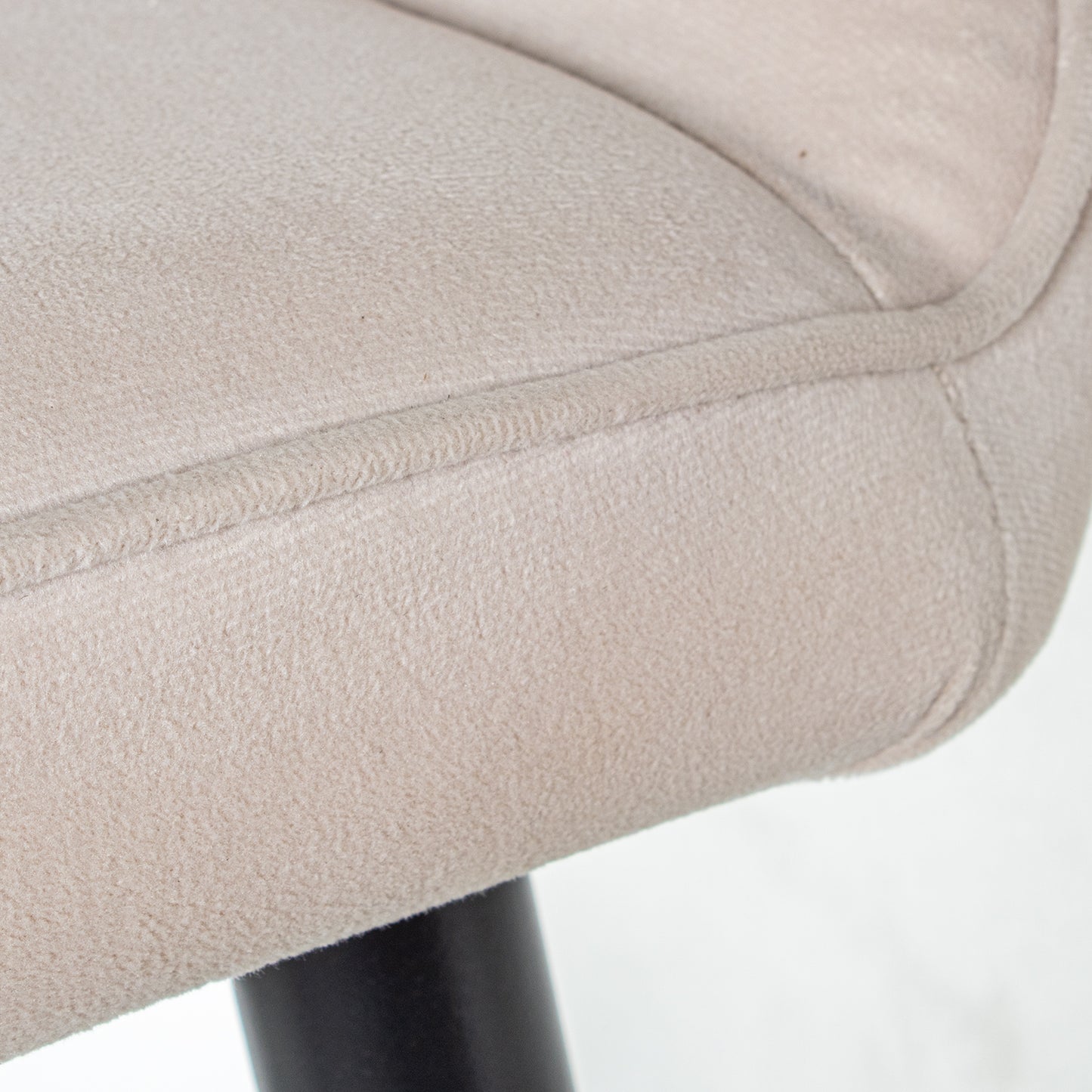 TABURETE TERCIOPELO BEIGE PATA S METAL NEGRO