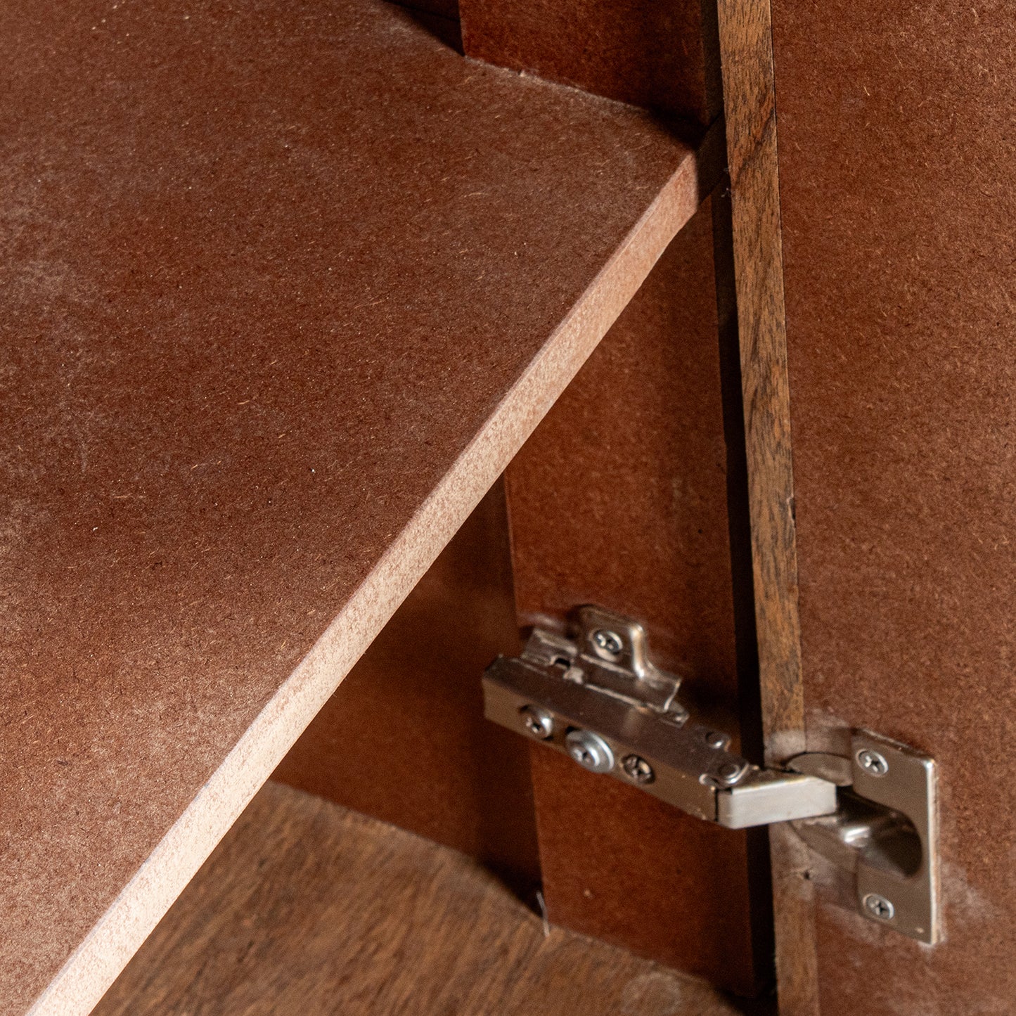 APARADOR MADERA MANGO 4 PUERTA S PATAS METAL DORADO