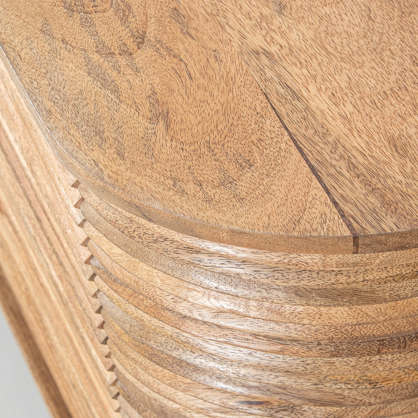 APARADOR MADERA MANGO 4 PUERTA S PATAS METAL DORADO