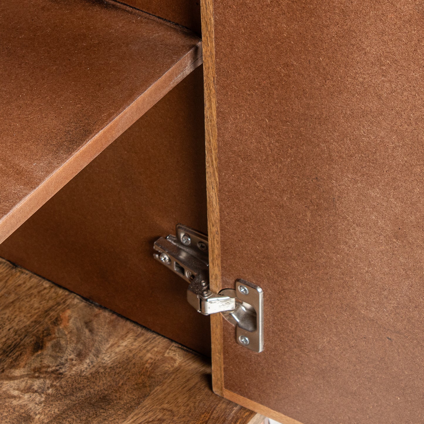 APARADOR MADERA MANGO 4 PUERTA S PATAS METAL DORADO