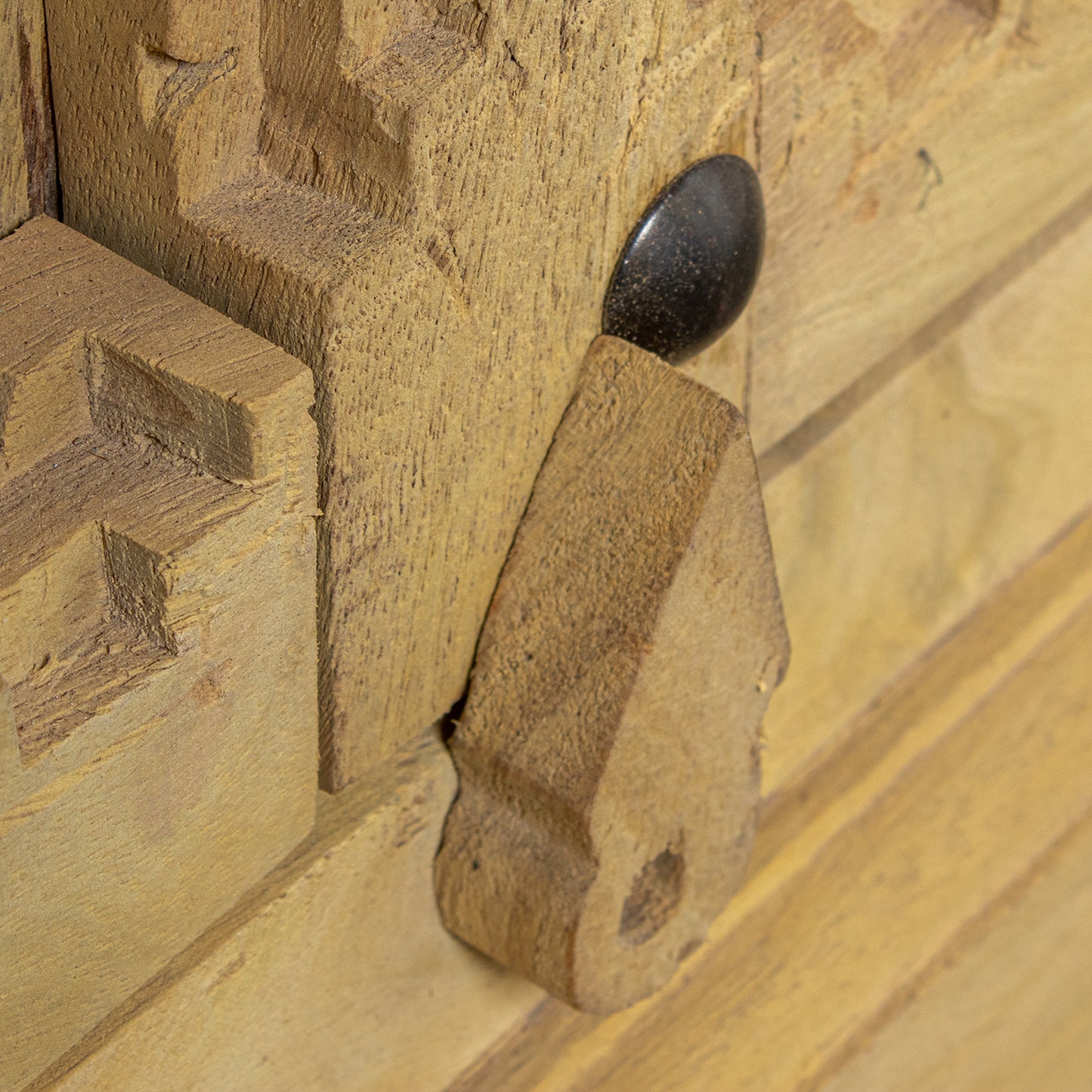 APARADOR MADERA MANGO DECORADO C/4 PUERTAS