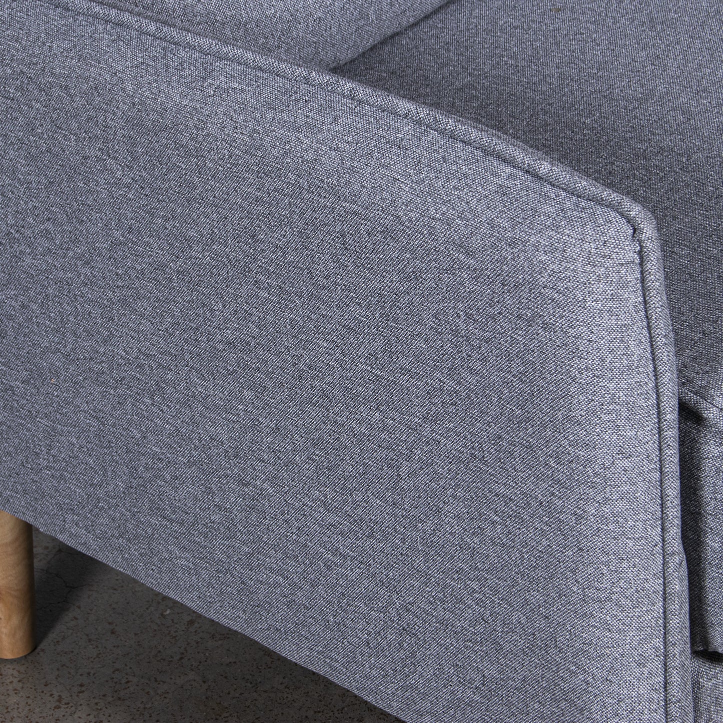SOFA 3 PLAZAS POLIESTER GRIS C /PATAS MADERA CAUCHO