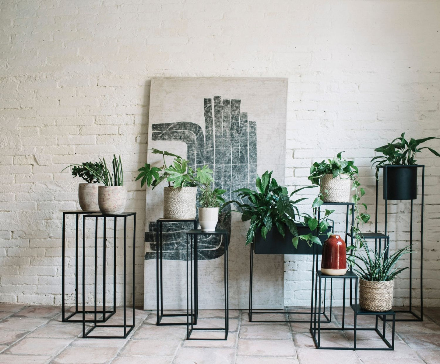 MACETERO METAL NEGRO 51X24X65