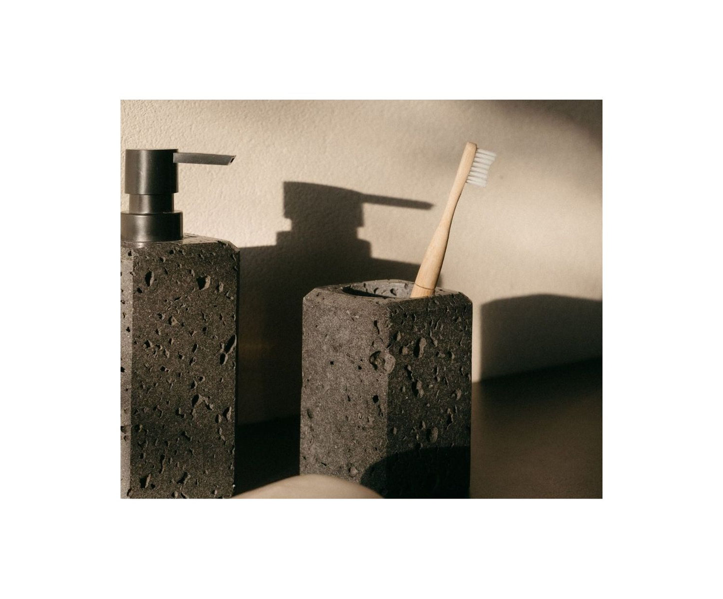 PORTACEPILLOS TRAVERTINO NG 7X7X11