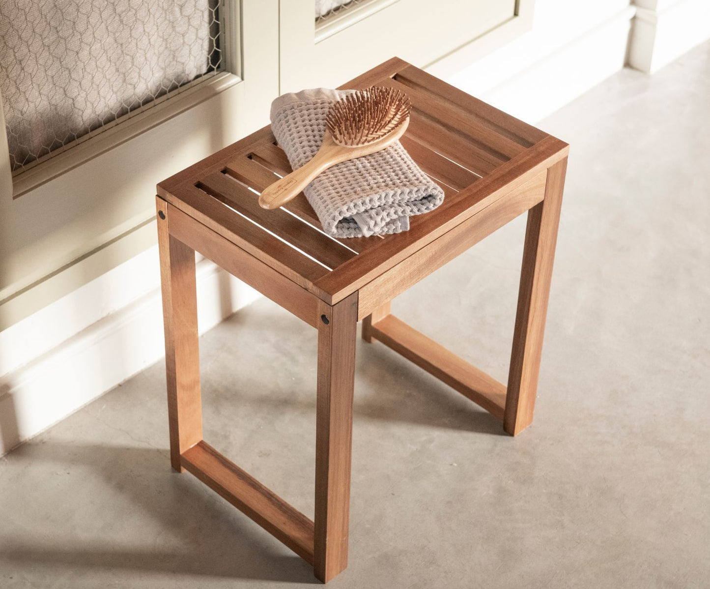 TABURETE ACACIA 40X28X45CM