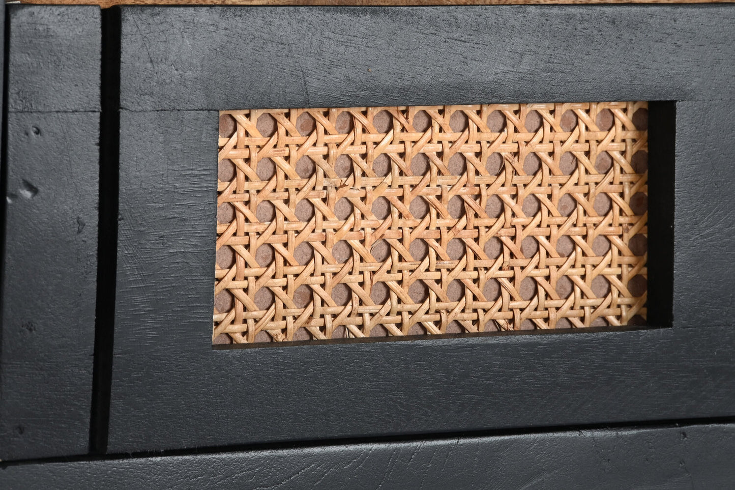 MUEBLE TV MANGO RATAN 145:5X40:5X60 NEGRO