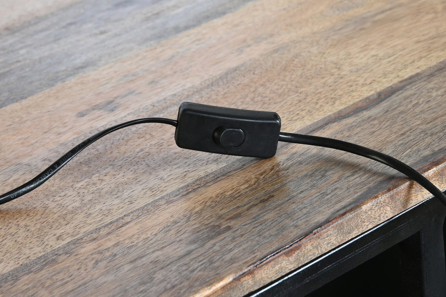 MUEBLE BAR MANGO HIERRO 157X52X90 FOCOS NEGRO