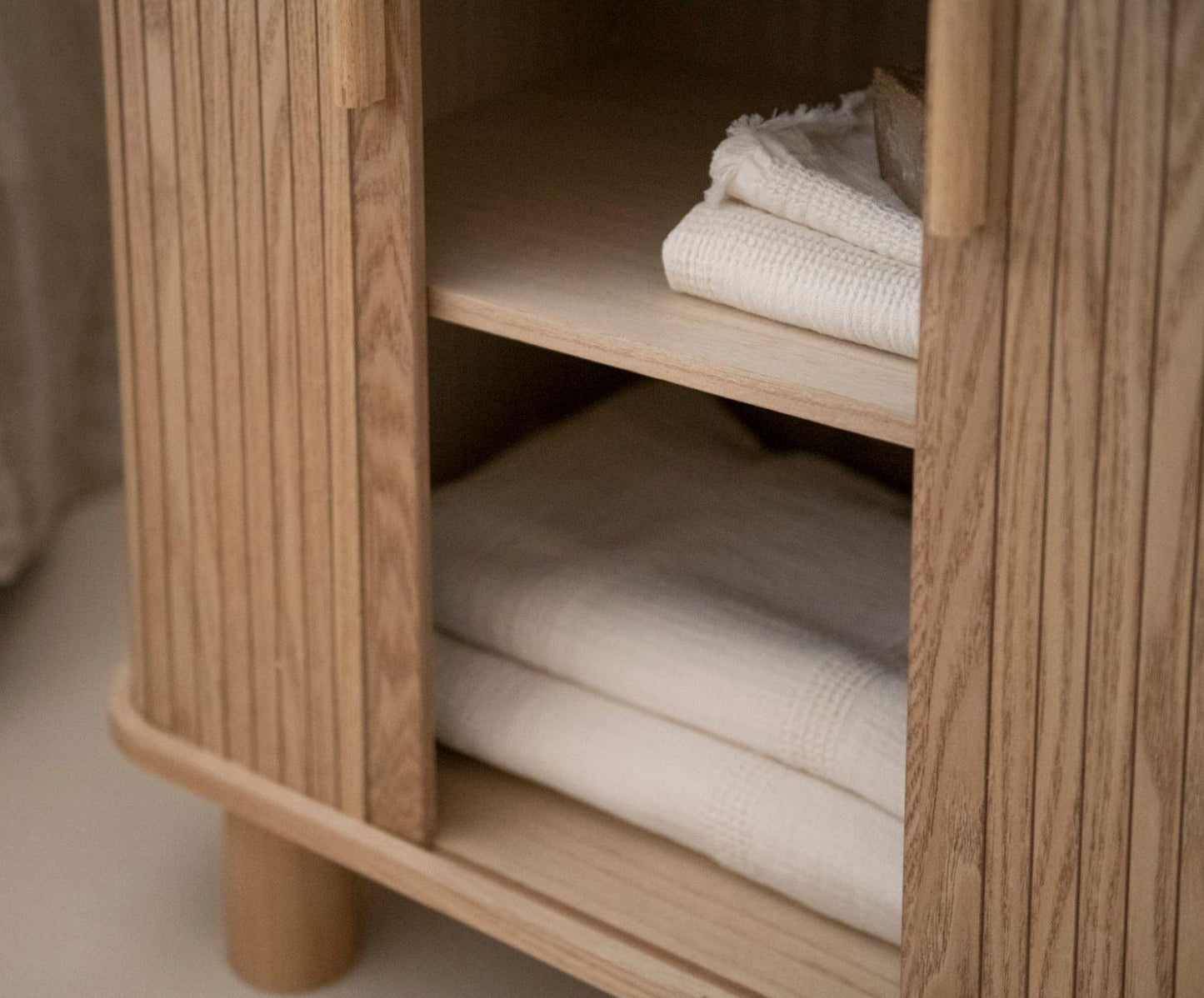 ARMARIO DE FRESNO Y PINO 80X40X85CM