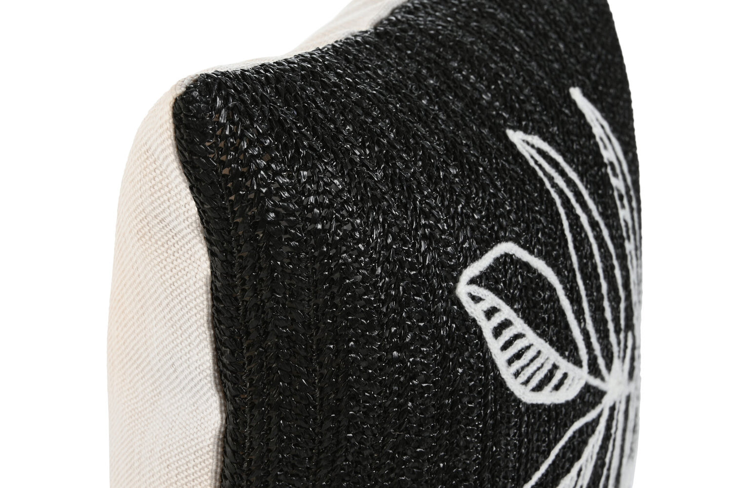 COJIN POLIESTER 42X15X42 400 GR. BORDADO NEGRO