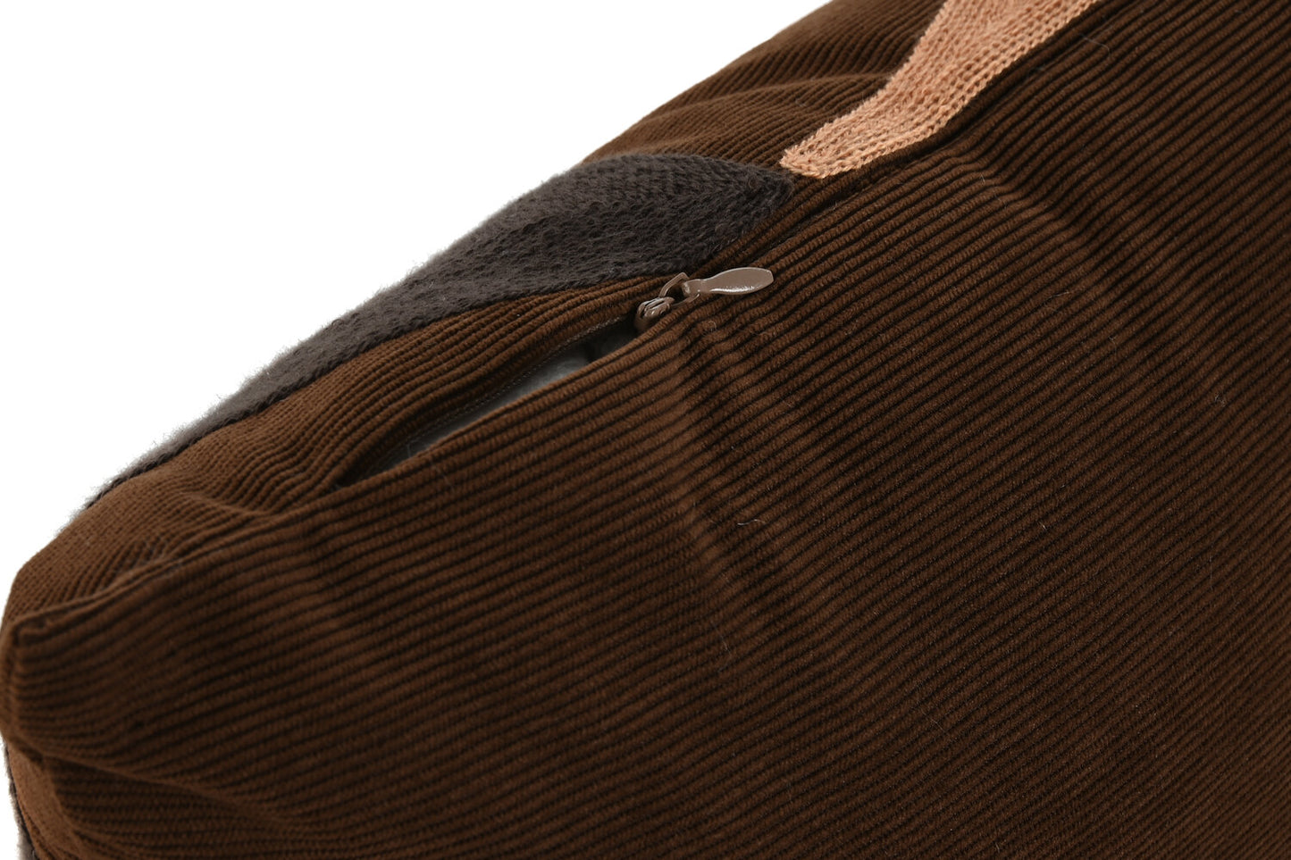 COJIN POLIESTER 50X30 380 GR: BORDADO MARRON