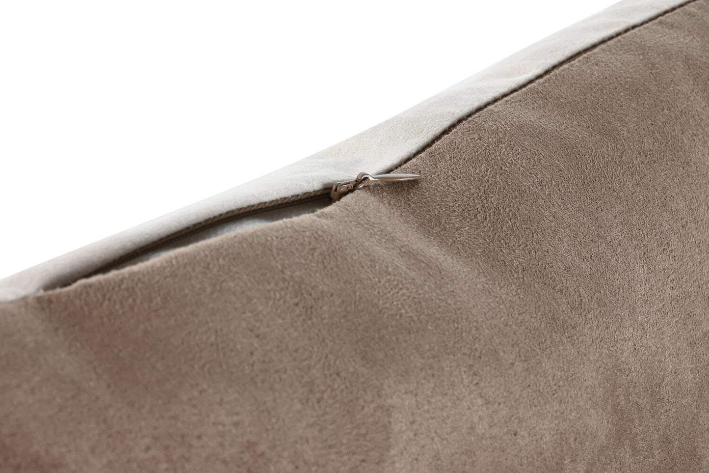 COJIN POLIESTER 45X45 420 GR: APLICACIONES