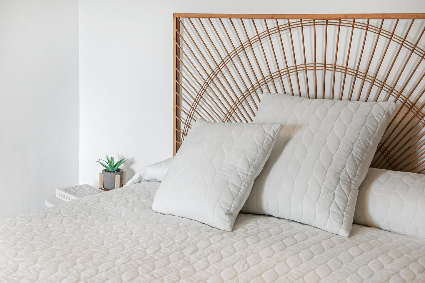 COJIN POLIESTER 60X60 880 GR. BLANCO