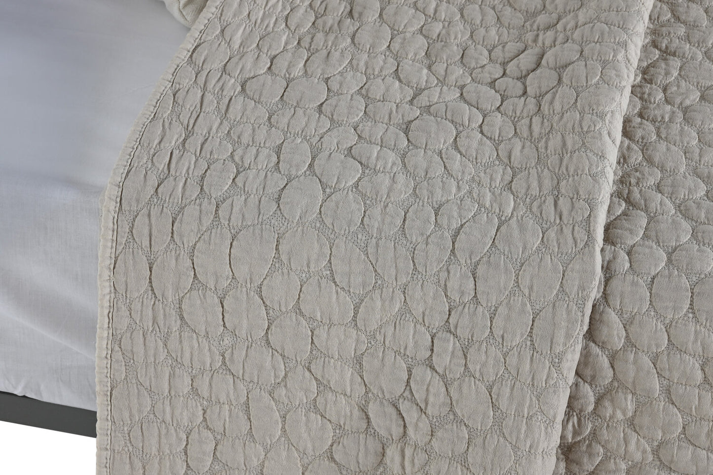 COLCHA POLIESTER 180X260 100 GR. BEIGE